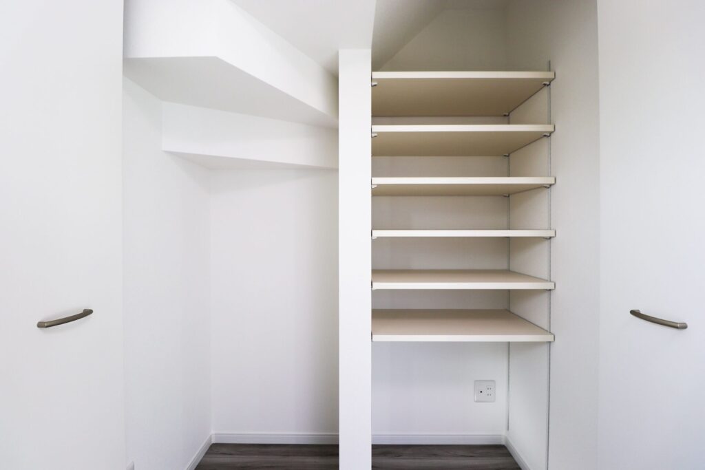 隠す工夫のある平屋住宅