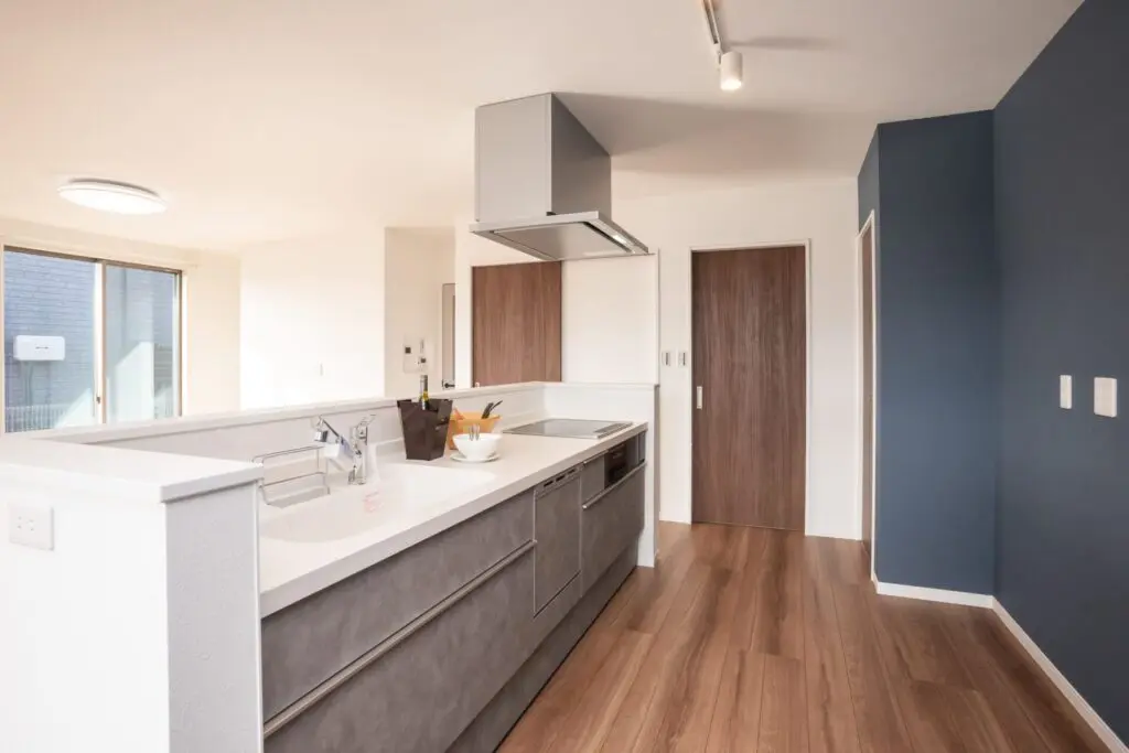 隠す工夫のある平屋住宅