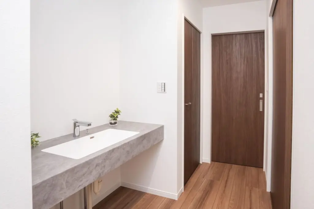 隠す工夫のある平屋住宅