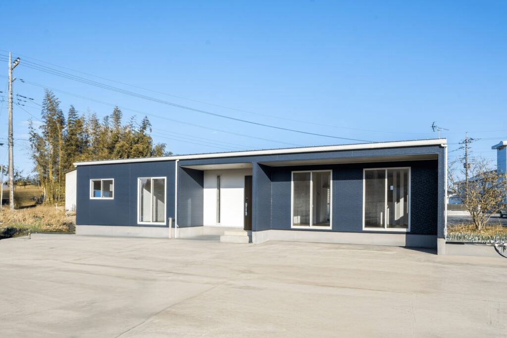 快適な平屋暮らしが叶うモダンな住まい