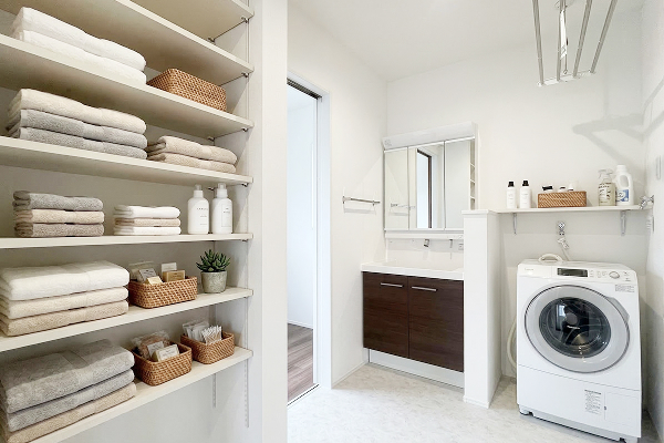 家族の靴も余裕で収まる大容量シューズクローク